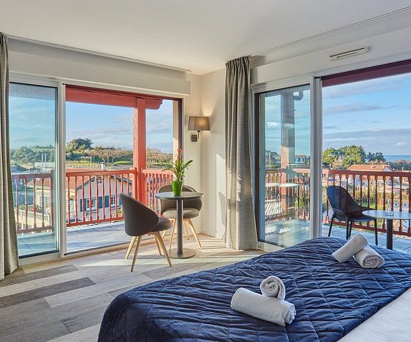 4 NIGHT HOLIDAY FOR 2 IN BIARRITZ!!!
